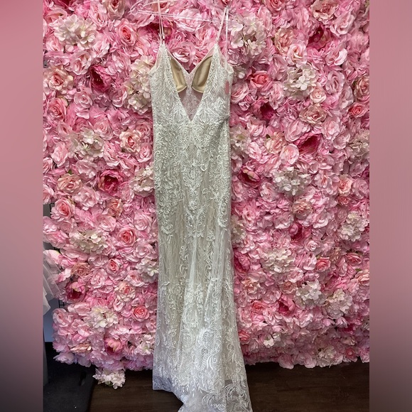 Alyce Paris 7028 Ivory-Sand Size Lace V Neck Sleeveless Wedding Dress NWT - Picture 3 of 6